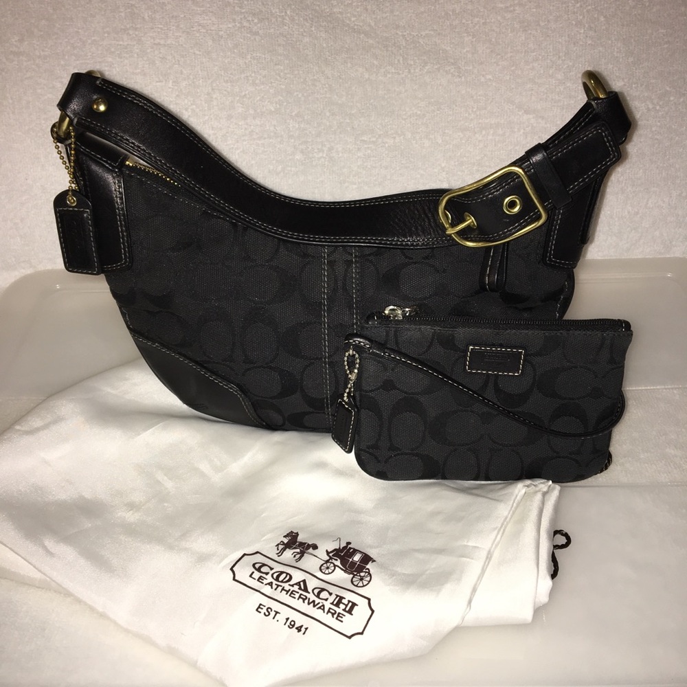 💣PERFECT LITTLE BLACK COACH SIGNATURE WRISTLET💣